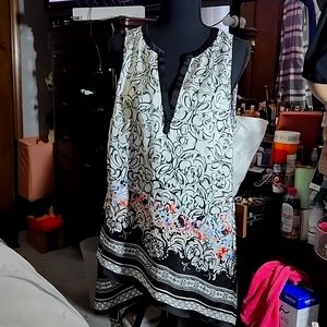 White house black market sleeveless blouse beautiful colors lightweight size 12
